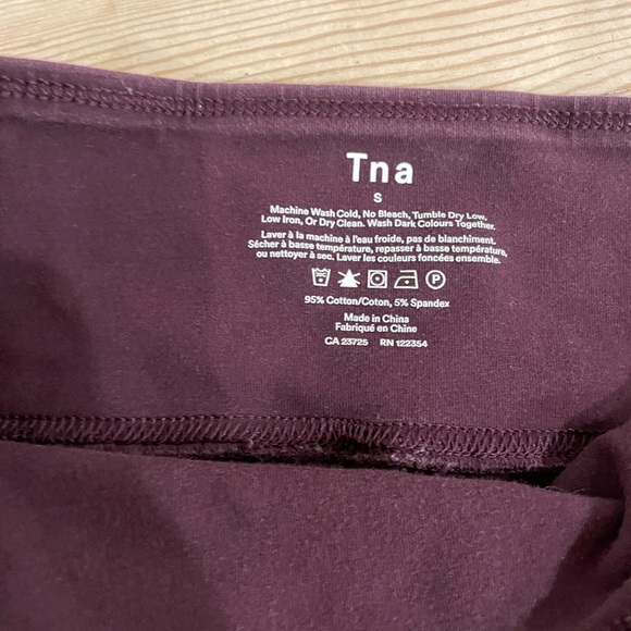 TNA  Burgundy Leggings - Picture 2 of 5